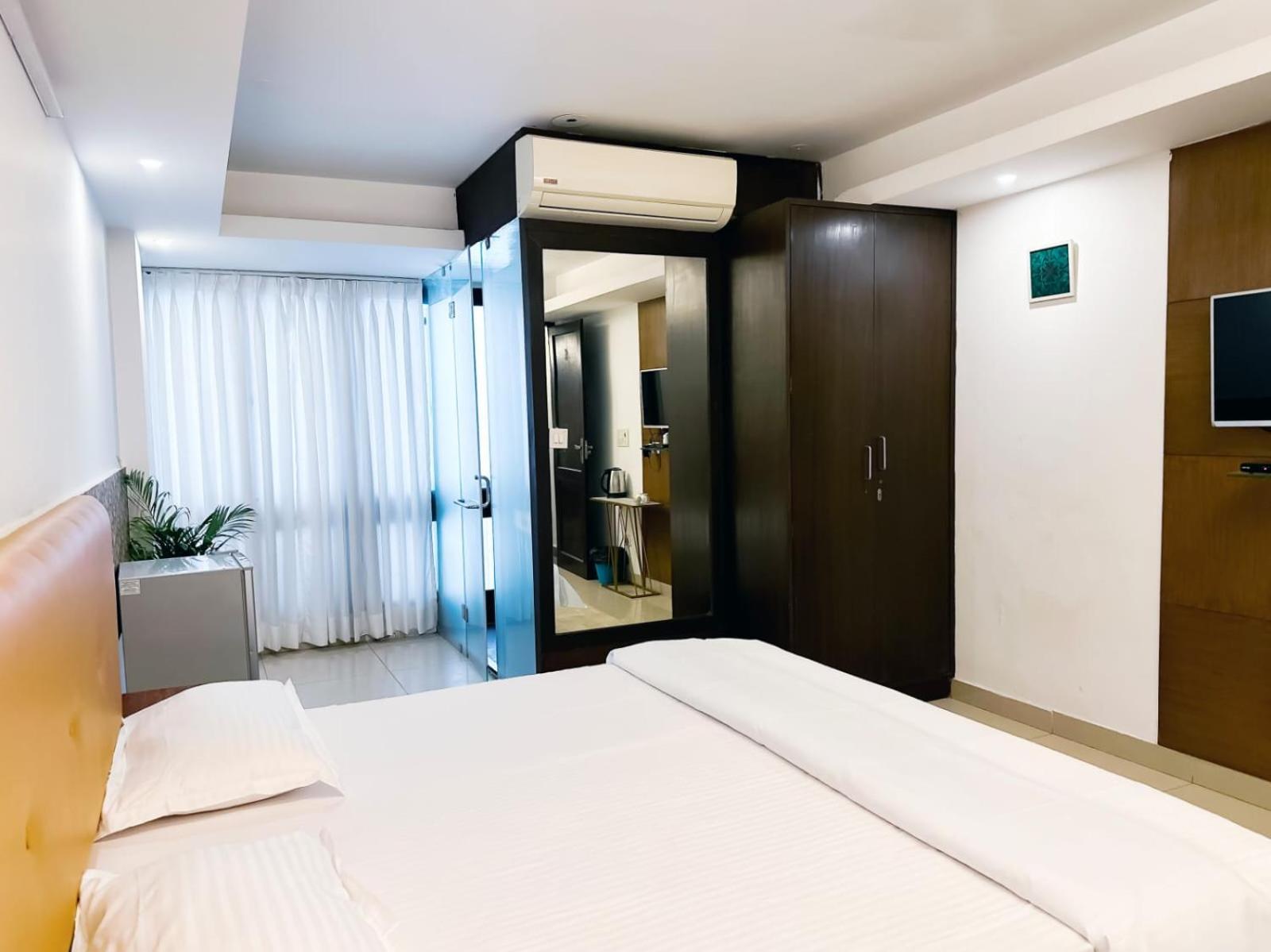 Hotel Blueberry Нью-Делі Екстер'єр фото