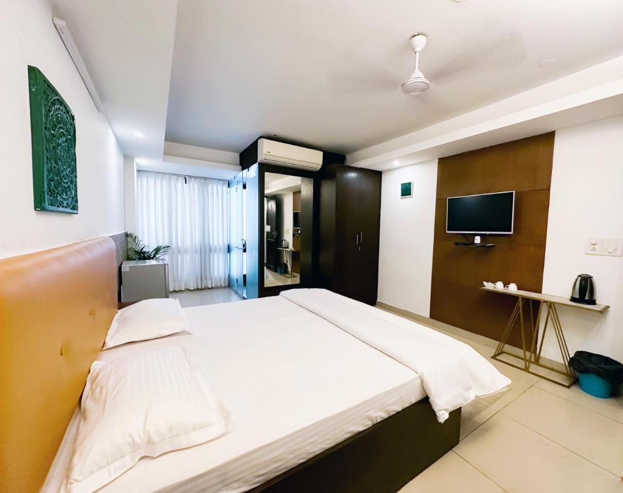Hotel Blueberry Нью-Делі Екстер'єр фото